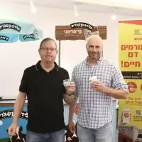 פועלים יחד כדי להציל חיים